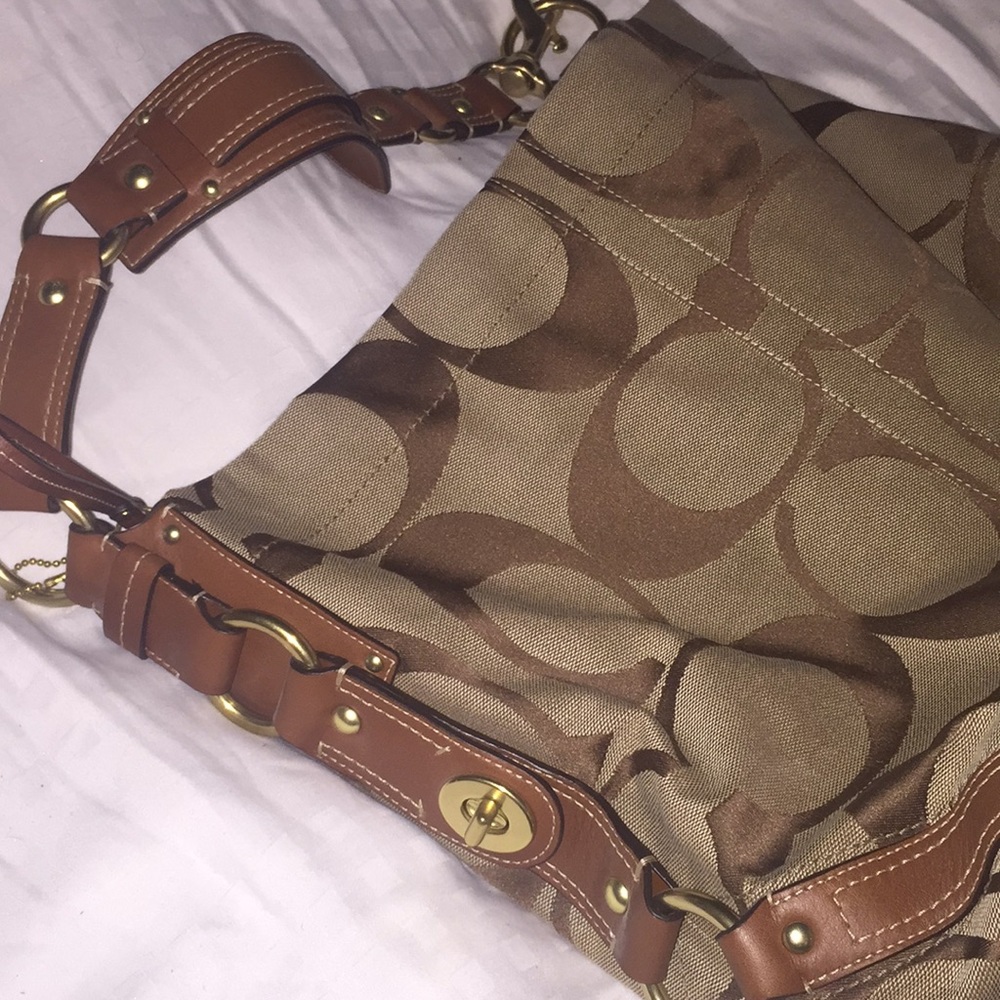 Coach brand hobo bag - Picture 2 of 5